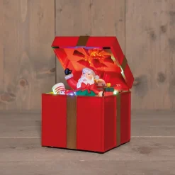 Anna's Collection kerstfiguur kerstman in cadeau rood met verlichting 20 x 20 x 20 cm