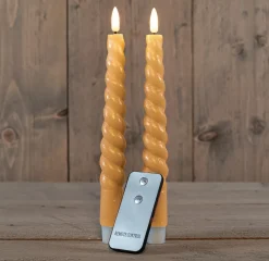 Anna's Collection LED kaars Swirl geel met afstandsbediening D 2,5 H 23 cm 2 stuks