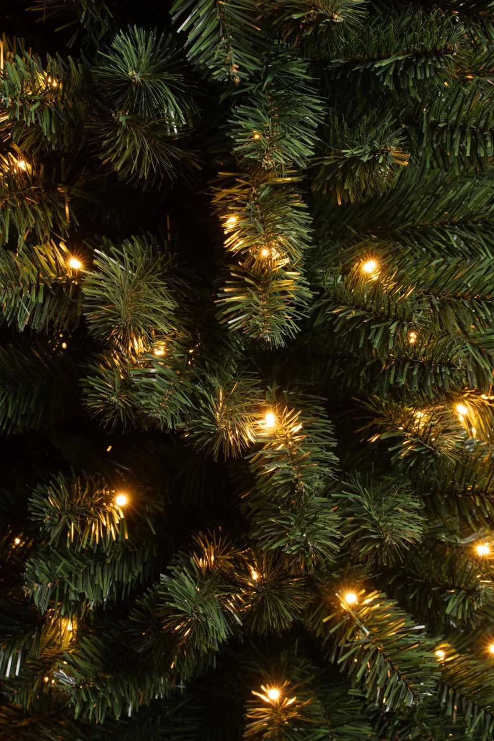 Black Box kunstkerstboom Charlton met 160 lampjes warm wit D 56 H 215 cm