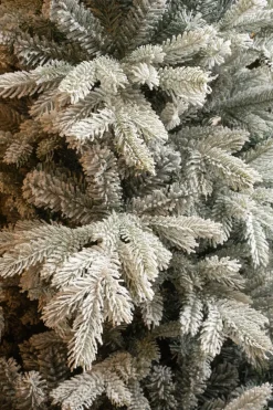 Black Box kunstkerstboom Grand Fir besneeuwd D 162 H 230 cm