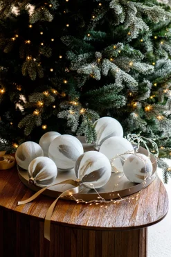 Countryfield kerstbal Lispe wit / zilver D 8 cm
