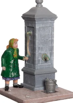 Intratuin De Brink kerstdorpminiatuur waterpomp 6,2 x 6,2 x 10,5 cm