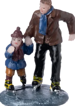 Intratuin Holland kerstdorpminiatuur schaatsen met zoon 9 x 4,3 x 14 cm