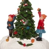 Intratuin kerstdorpminiatuur kerstboom met kinderen 10,5 x 6 x 11,7 cm
