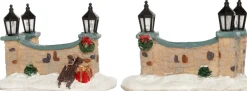 Intratuin kerstdorpminiatuur muurtje met lantaarns 8,5 x 4,5 x 5,5 cm 2 stuks
