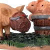 Intratuin kerstdorpminiatuur varkens met emmer 7,1 x 3,7 x 2,8 cm