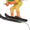 Intratuin kerstdorpminiatuur springende skiër 4,5 x 3 x 6,5 cm