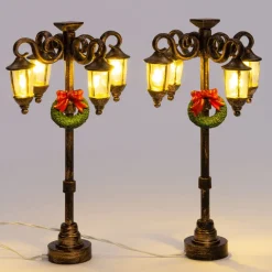 Intratuin kerstdorpminiatuur straatlantaarn met krans 5 x 5 x 12 cm 2 stuks
