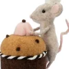 Intratuin kerstfiguur Bolo muis met cupcake bruin 9 x 12,5 x 16 cm