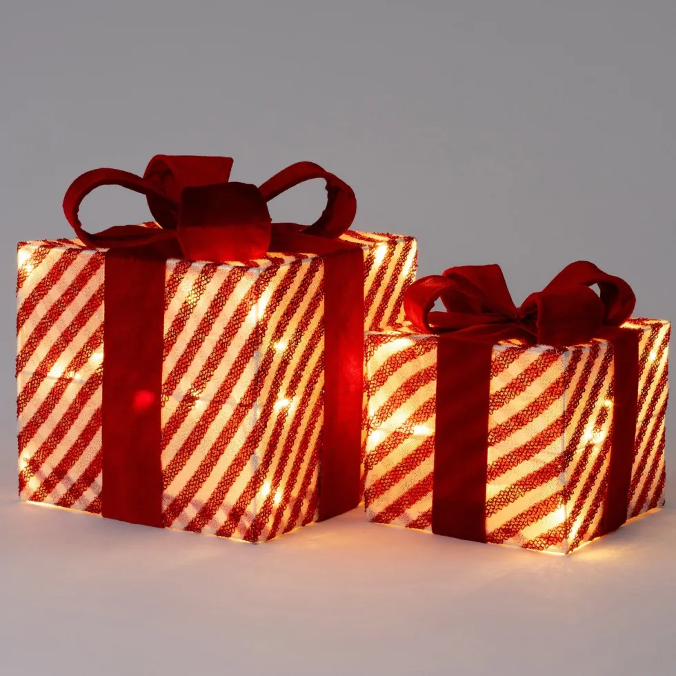 Intratuin kerstfiguur cadeau goud / rood met verlichting 25 x 25 x 28 cm