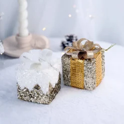 Intratuin kerst ornament Lahja cadeau goud sneeuw 6 x 6 x 8,5 cm