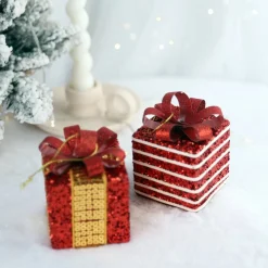Intratuin kerst ornament Lahja cadeau rood streep 6 x 6 x 8,5 cm