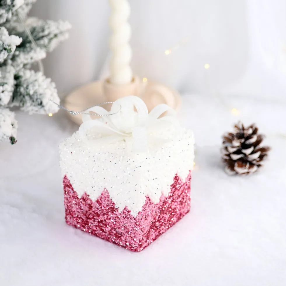 Intratuin kerst ornament Lahja cadeau roze sneeuw 8 x 8 x 12 cm