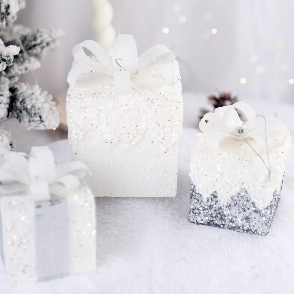 Intratuin kerst ornament Lahja cadeau wit sneeuw 8 x 8 x 12 cm