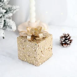 Intratuin kerst ornament Lahja cadeau goud bepareld 6 x 6 x 8,5 cm