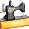 Intratuin kerst ornament naaimachine zwart 7,7 x 4,3 x 6,2 cm