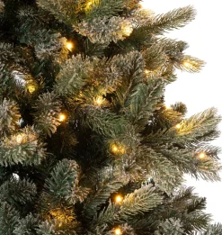 Intratuin kunstkerstboom Sven besneeuwd met 420 LED lampjes warm wit D 144 H 230 cm