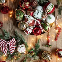 Intratuin kunstkersttak met dennenappels besneeuwd 28 x 4 x 80 cm
