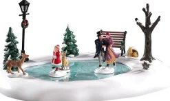 Lemax Caddington Village kerstdorpminiatuur Victorian skaters (ijsbaan) 28,5 x 20,2 x 12,7 cm