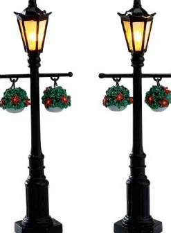 Lemax kerstdorpverlichting old english lamp (oude Engelse lamp) 2 stuks H 11,1 cm