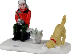 Lemax Vail Village kerstdorpminiatuur Ice Fishing Buddies (vismaatjes) 4,7 x 7,3 x 4,7 cm