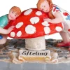 Luville Efteling kerstdorpminiatuur kinderen bij paddenstoel 7,5 x 5 x 3,5 cm