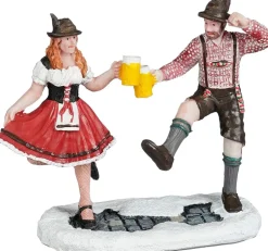 Luville Schneewald kerstdorpminiatuur toasting mand and woman (mensen proosten) 9 x 4 x 7,5 cm