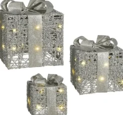 Mica Decorations kerstfiguur cadeau zilver 20 x 20 x 24 cm